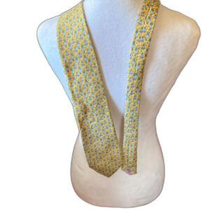 Vineyard Vine Silk Yellow & Blue Bull and Bear Statement Tie Adult 59.5" X 3.5"